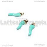 Charm Cornetto Portafortuna 3D in metallo dorato smaltato azzurro 15x4.5mm