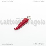 Charm Cornetto Portafortuna 3D in metallo smaltato rosso 20x5mm