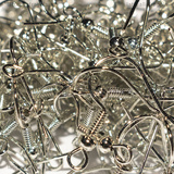 100 pezzi (50 Paia) di Monachelle ad amo in metallo Toni Argentati 