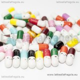 5 Pillole Kawaii in plastica colorata con biglietto