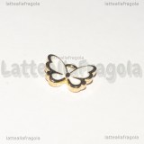 Charm Farfalla in metallo dorato smaltato Bianco 13x11mm