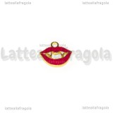 Charm Labbra di Vampiro in metallo smaltato dorato 14x13mm